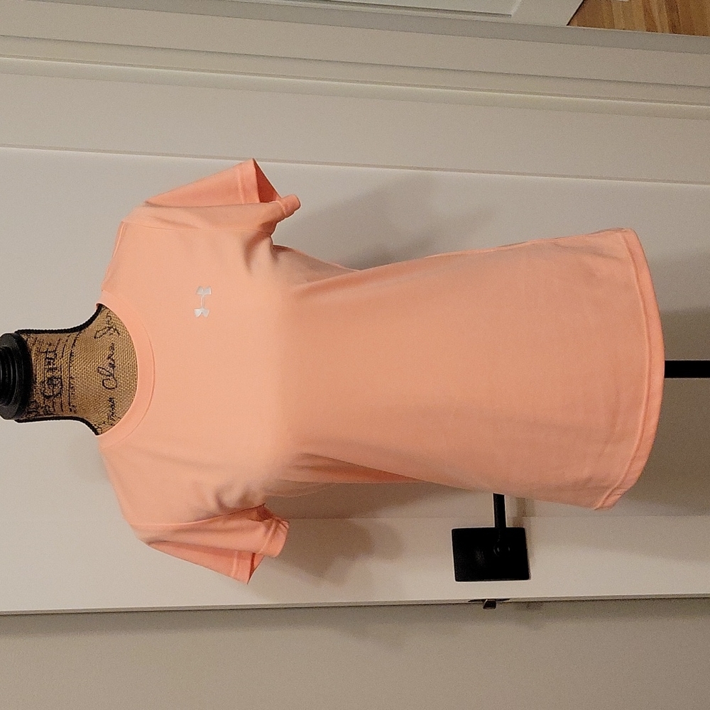 Under Armour T-Shirt - Size Small